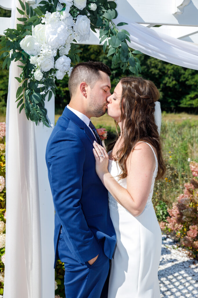 tammy blais photography, the hounds stonington CT, weddings, bride and groom