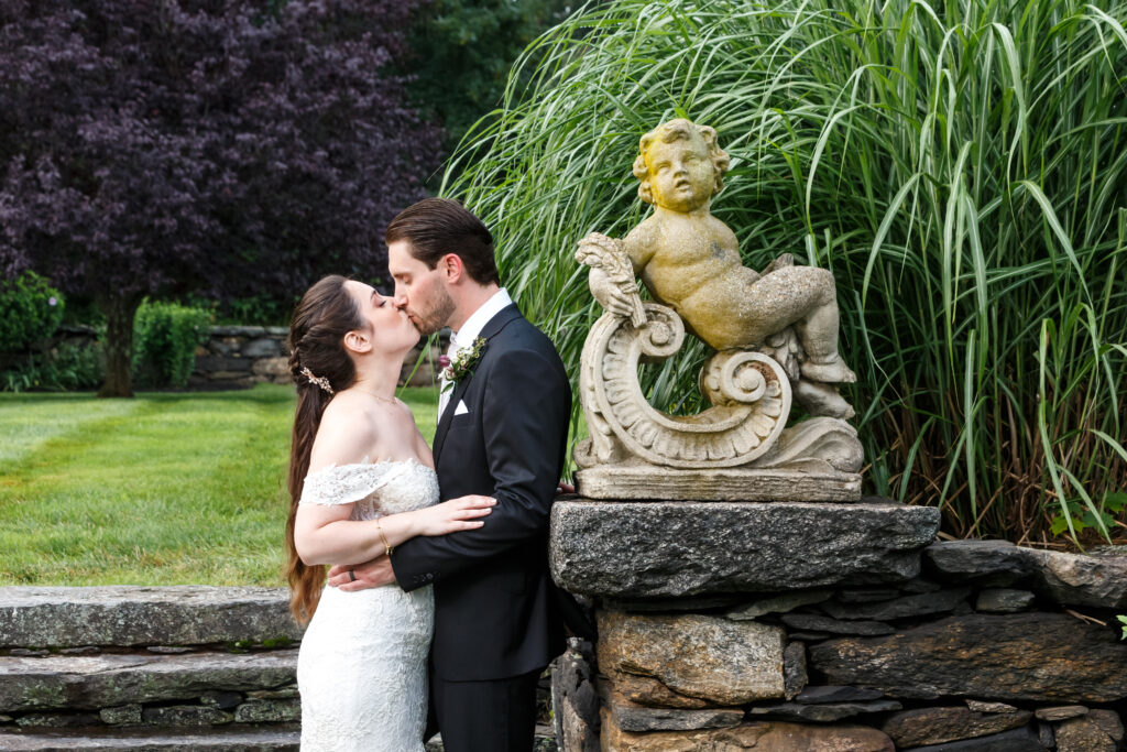 Wedding photos of st clements castle, tammy blais photography, bride and groom photos, ct river weddings