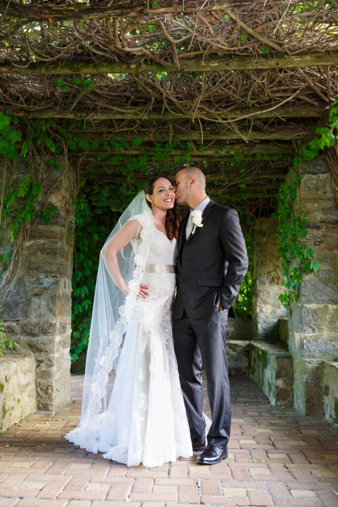 Wedding photos of st clements castle, tammy blais photography, bride and groom photos, ct river weddings