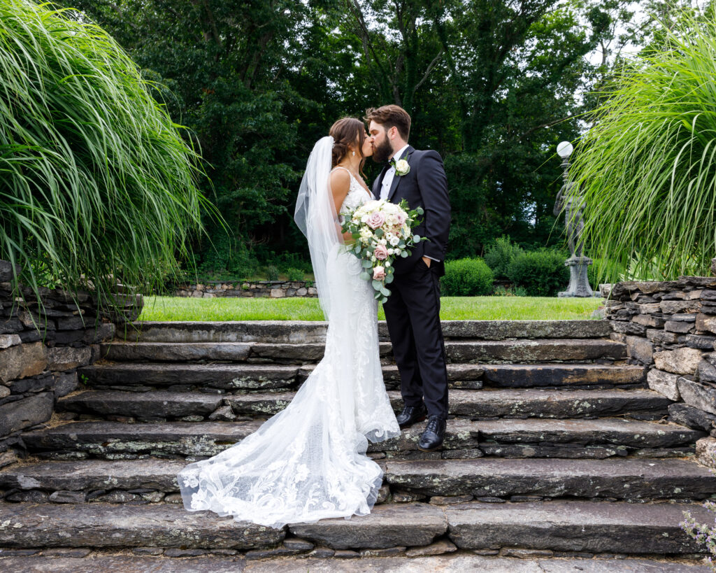 Wedding photos of st clements castle, tammy blais photography, bride and groom photos, ct river weddings